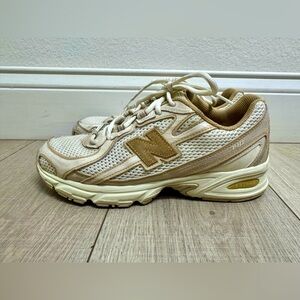 New Balance Beige 740